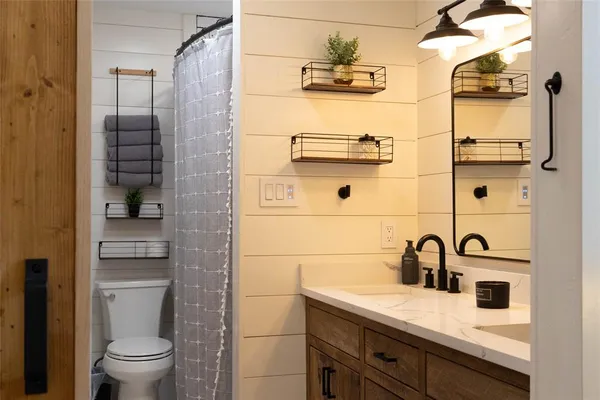 $285,000 | 2220 North Village Drive, Bonham, TX 75418