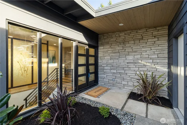 $1,925,000 | 62 165th Avenue Southeast, Bellevue, WA 98008