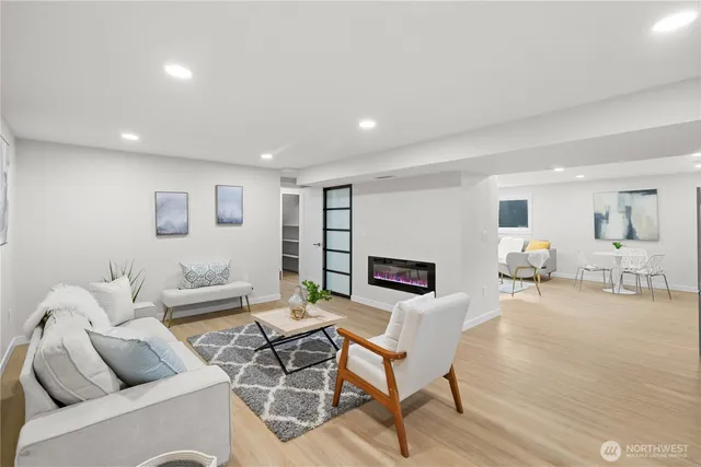 $1,925,000 | 62 165th Avenue Southeast, Bellevue, WA 98008