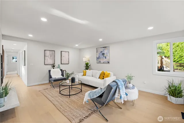 $1,925,000 | 62 165th Avenue Southeast, Bellevue, WA 98008