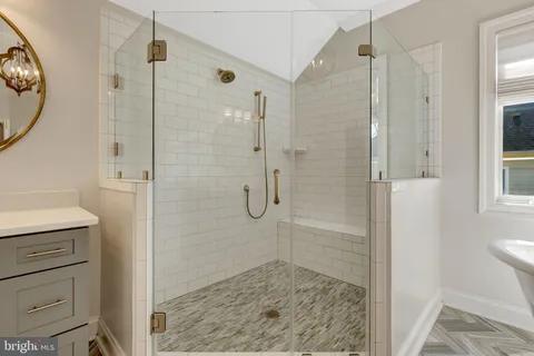 $2,550,000 | 9115 Tetterton Avenue, Vienna, VA 22182