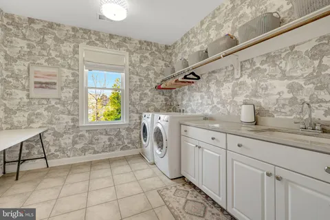 $2,550,000 | 9115 Tetterton Avenue, Vienna, VA 22182