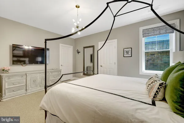 $2,550,000 | 9115 Tetterton Avenue, Vienna, VA 22182