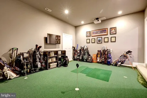 $2,550,000 | 9115 Tetterton Avenue, Vienna, VA 22182