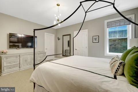 $2,550,000 | 9115 Tetterton Avenue, Vienna, VA 22182