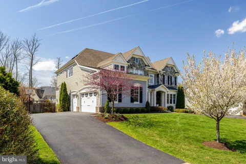 $2,550,000 | 9115 Tetterton Avenue, Vienna, VA 22182