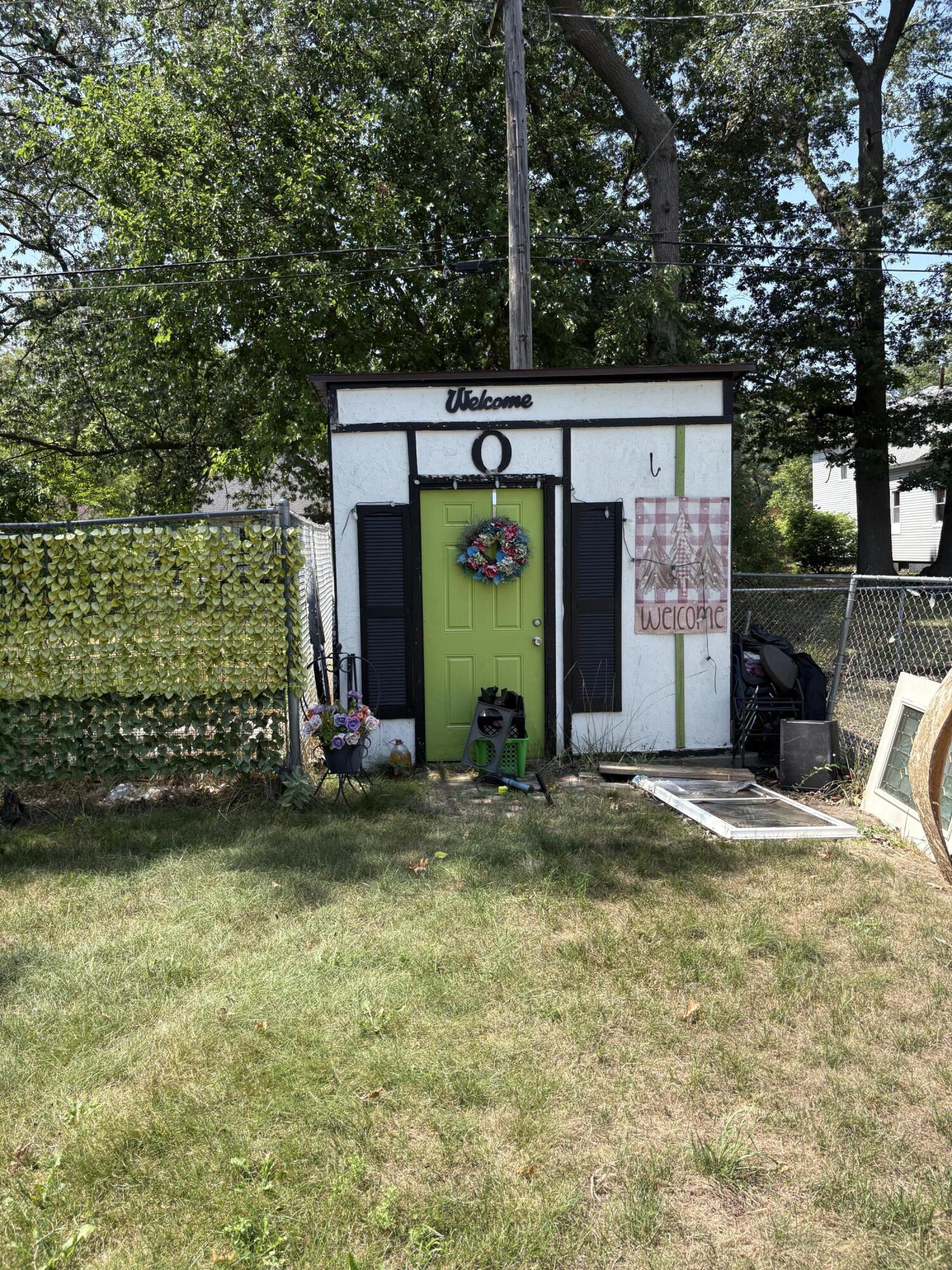 2133 Riordan Street Muskegon, MI 49444 - Photo 18 of 24 Shed