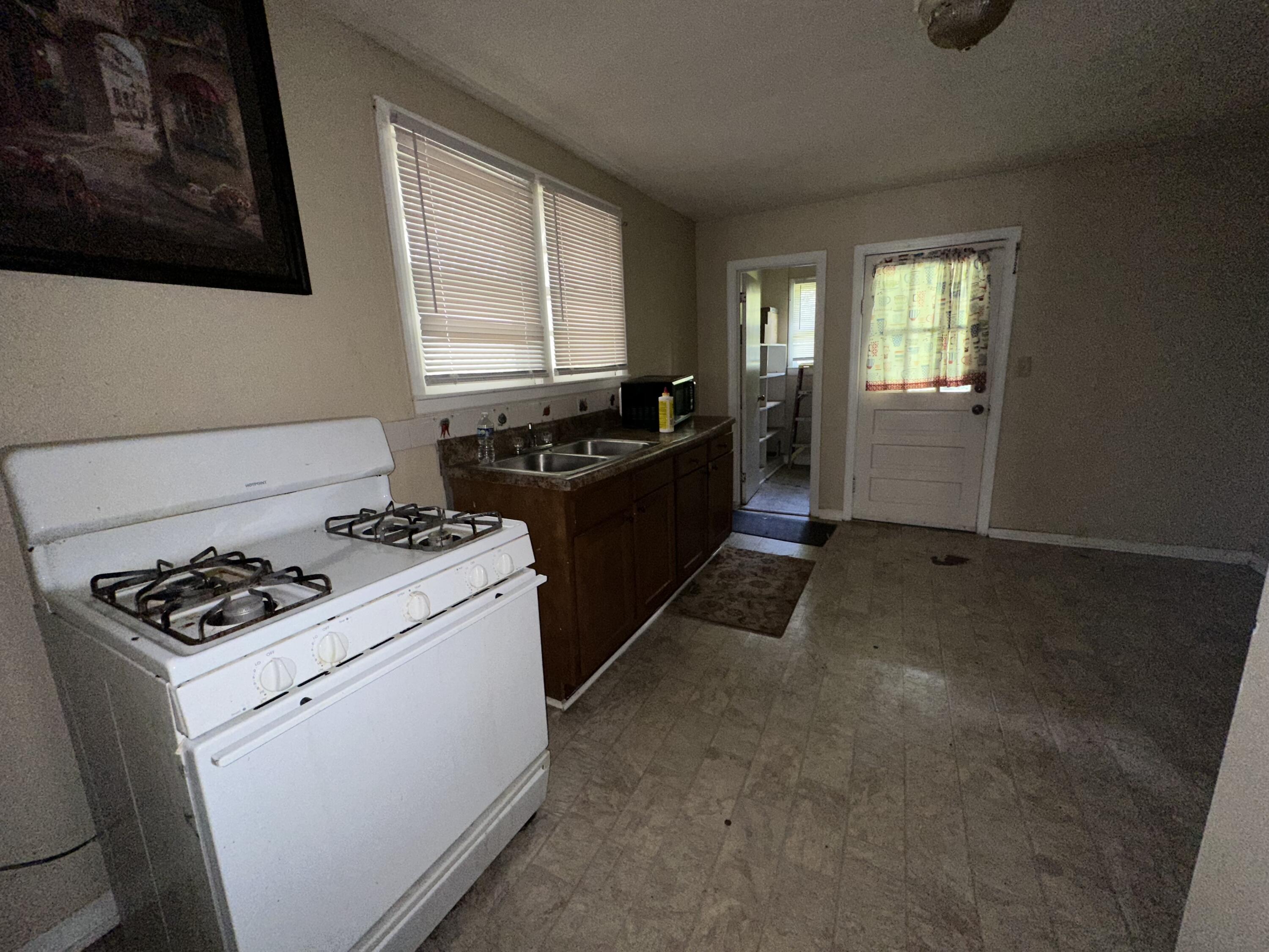 2905 Wheeler Road Augusta, GA 30909 - Photo 5 of 21 IMG_3225