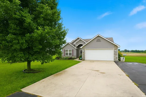 $399,000 | 14940 Feighner Road, Roanoke, IN 46783