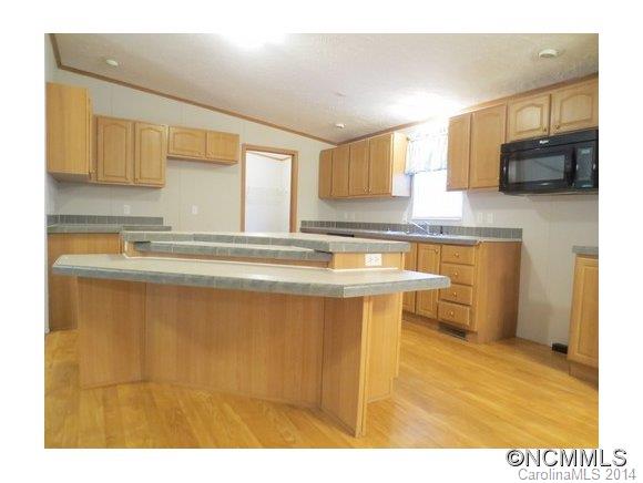 129 Allendale Hills Road Franklin, NC 28734 - Photo 4 of 13 Gallery Image 4