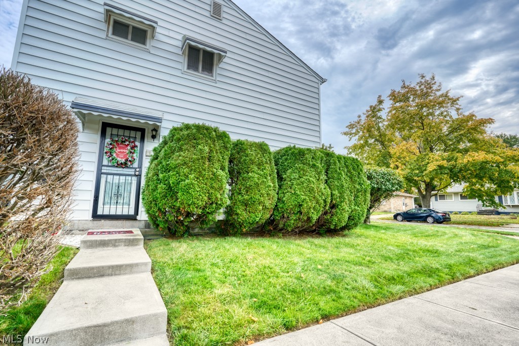 396 Skyview Road Cleveland, OH 44109 - Photo 3 of 35 Gallery Image 3