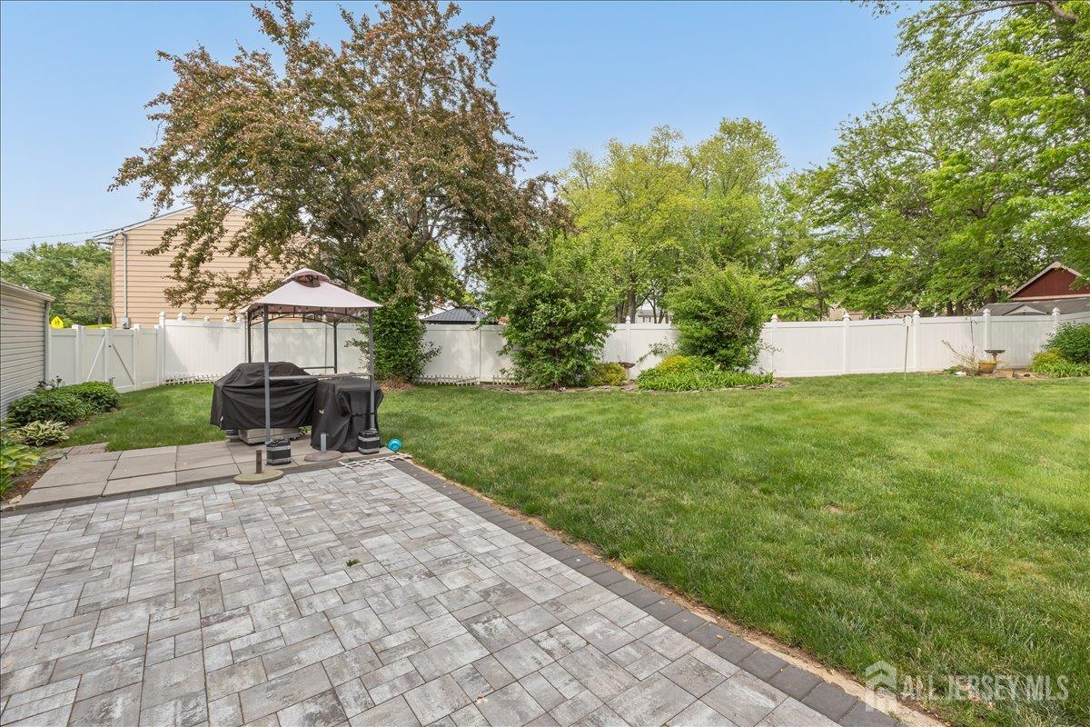 53 University Road East Brunswick, NJ 08816 - Photo 18 of 24