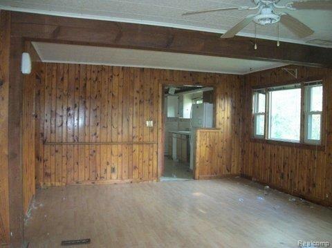 3775 Samuel Avenue Rochester, MI 48309 - Photo 2 of 11 100_3385.JPG