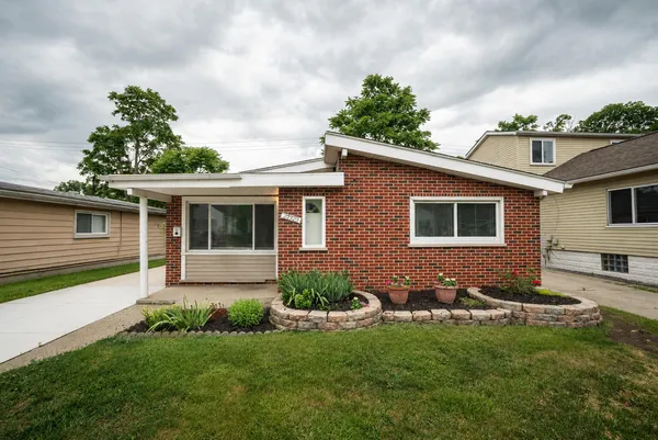 $189,900 | 23723 Reynolds Avenue, Hazel Park, MI 48030