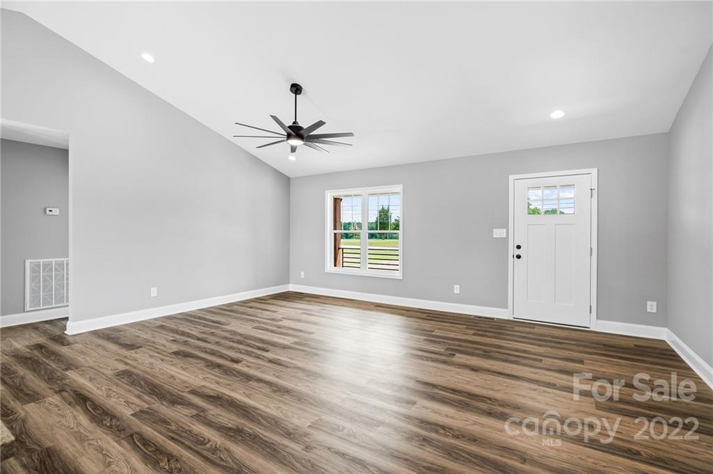 1800 Cunningham Road Thomasville, NC 27360 - Photo 7 of 34