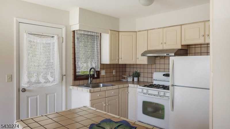 34 Arch Street Butler, NJ 07405 - Photo 11 of 30
