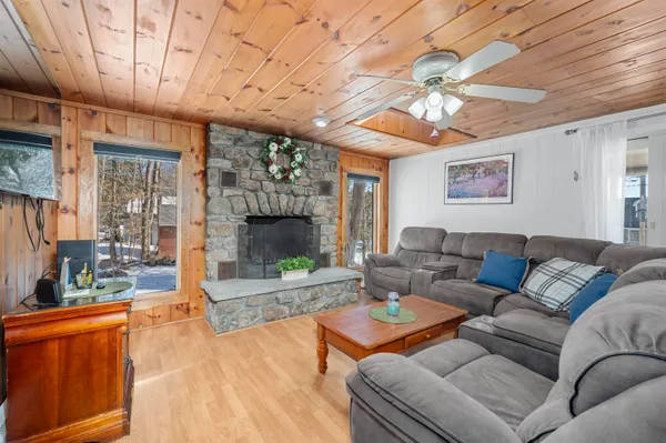 $775,000 | 4 Cummings Cove Road, Meredith, NH 03253