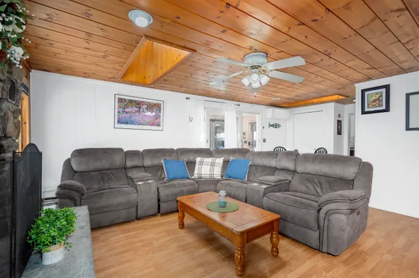 $775,000 | 4 Cummings Cove Road, Meredith, NH 03253