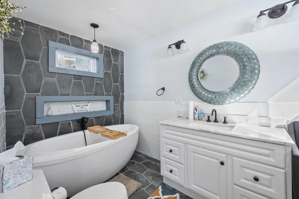 $775,000 | 4 Cummings Cove Road, Meredith, NH 03253
