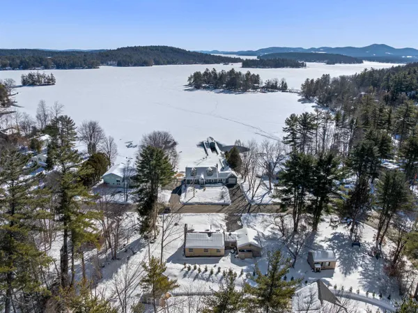$775,000 | 4 Cummings Cove Road, Meredith, NH 03253