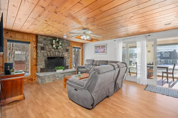 $775,000 | 4 Cummings Cove Road, Meredith, NH 03253