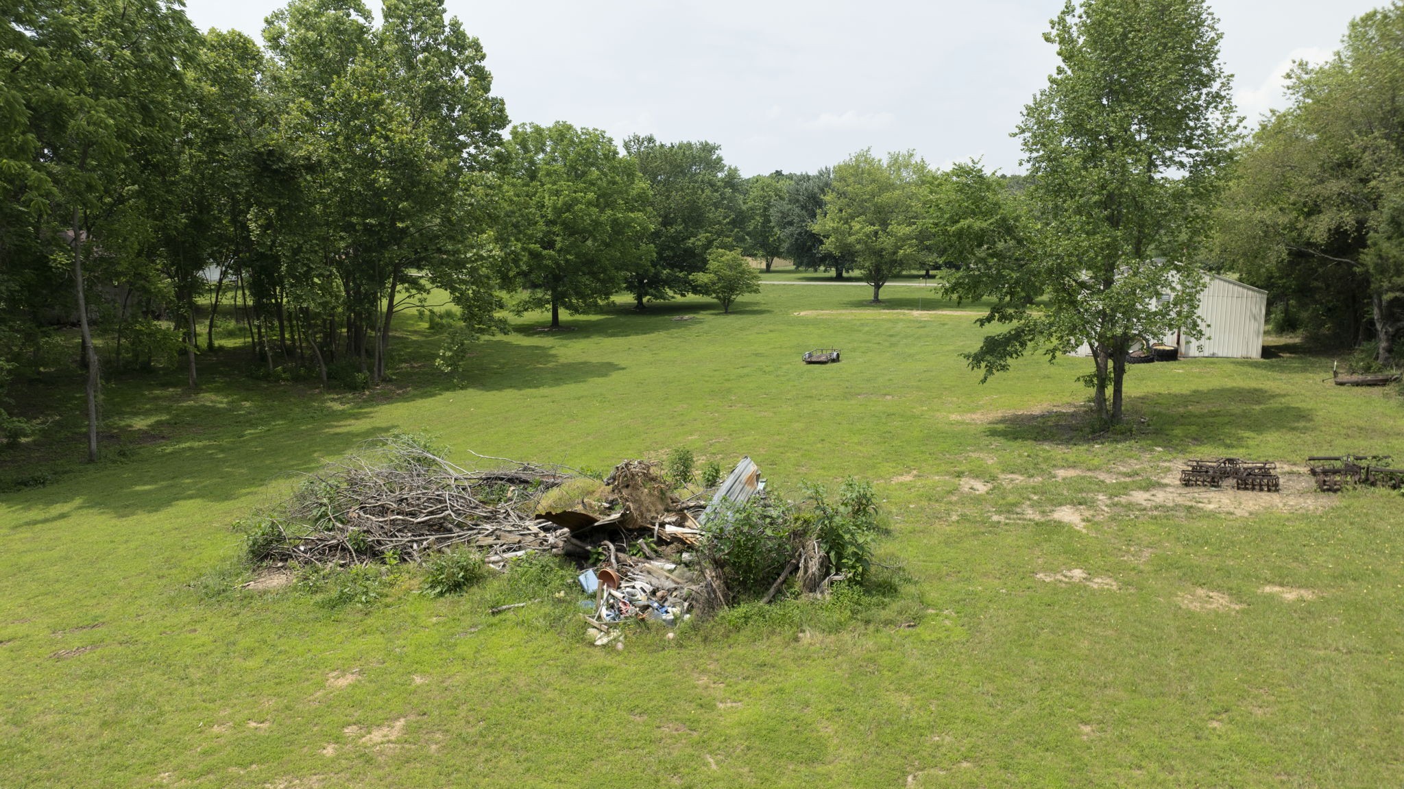 7855 Bethlehem Road Springfield, TN 37172 - Photo 14 of 25 a view of a golf course with a yard