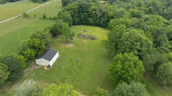 a view of a grassy area