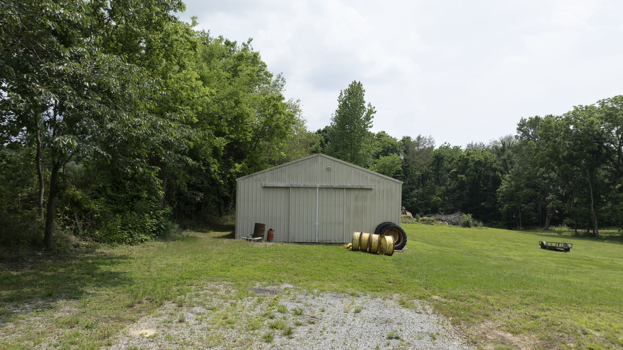 7855 Bethlehem Road Springfield, TN 37172 - Photo 17 of 25 a view of backyard with garden and trees