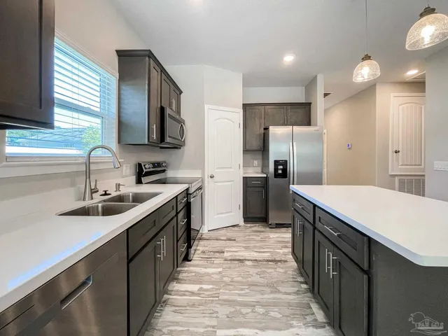 $1,750 | 5180 Burlington Avenue, Pensacola, FL 32505