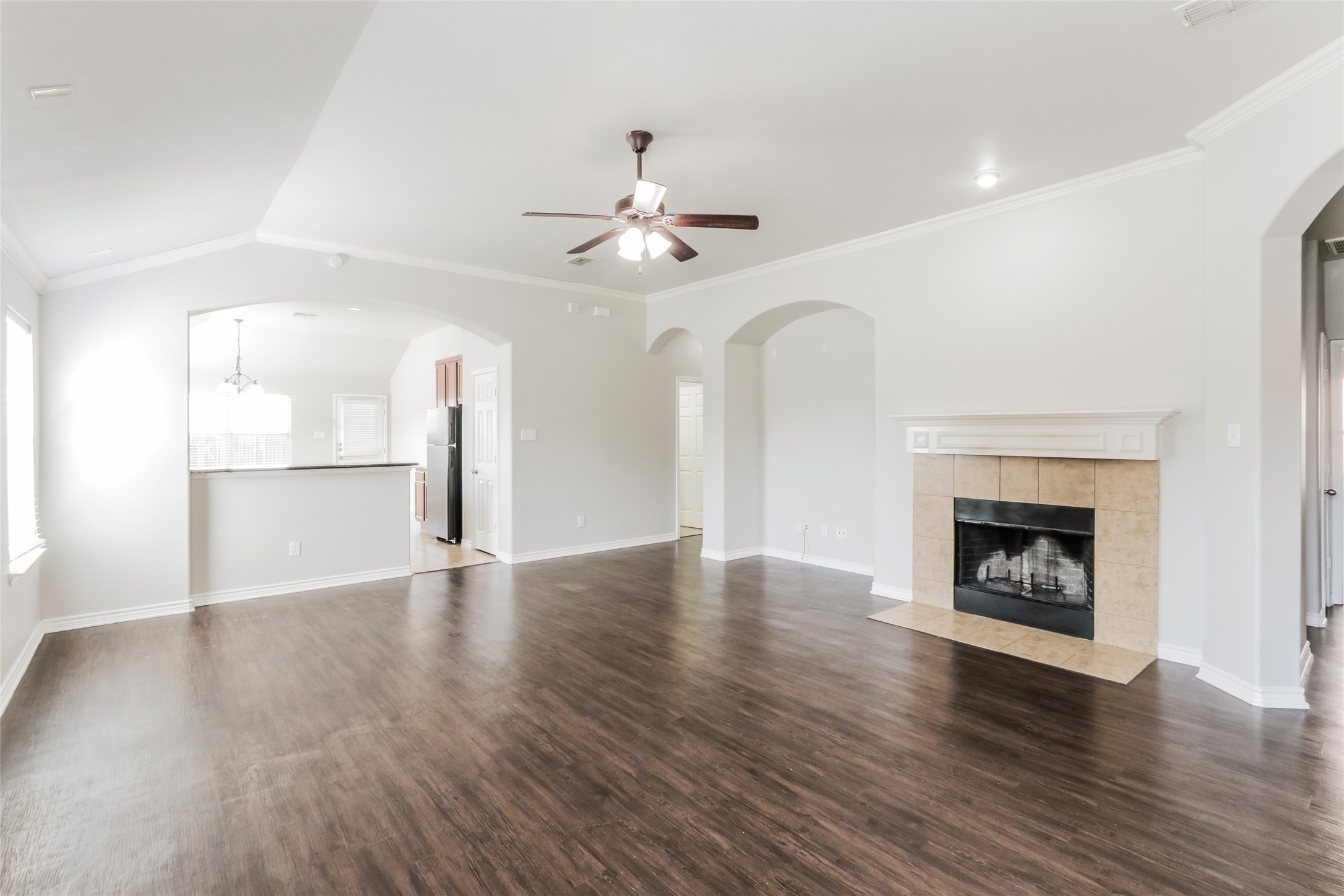 2001 Diamondback Forney, TX 75126 - Photo 4 of 16 Gallery Image 4