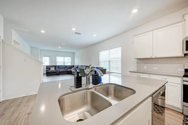 $2,200 | 5917 Toscana Trace, Round Rock, TX 78665