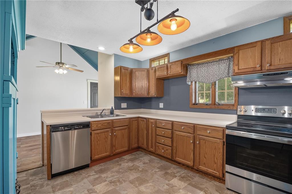 109 East Chestnut Street Hamilton, MO 64644 - Photo 12 of 37