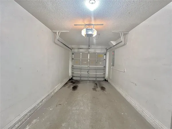 $2,000 | 4679 Ashburn Square Drive, Tampa, FL 33610