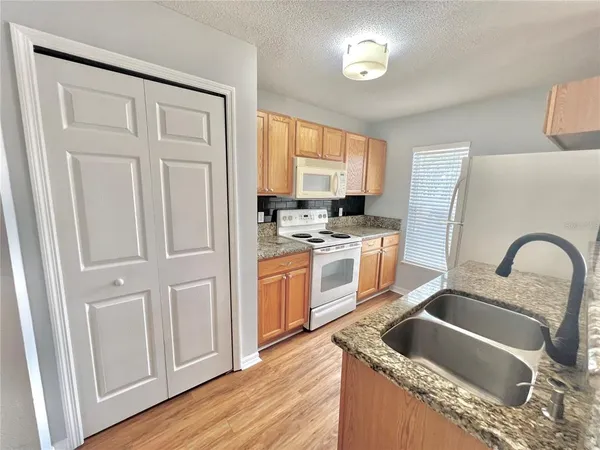 $2,000 | 4679 Ashburn Square Drive, Tampa, FL 33610