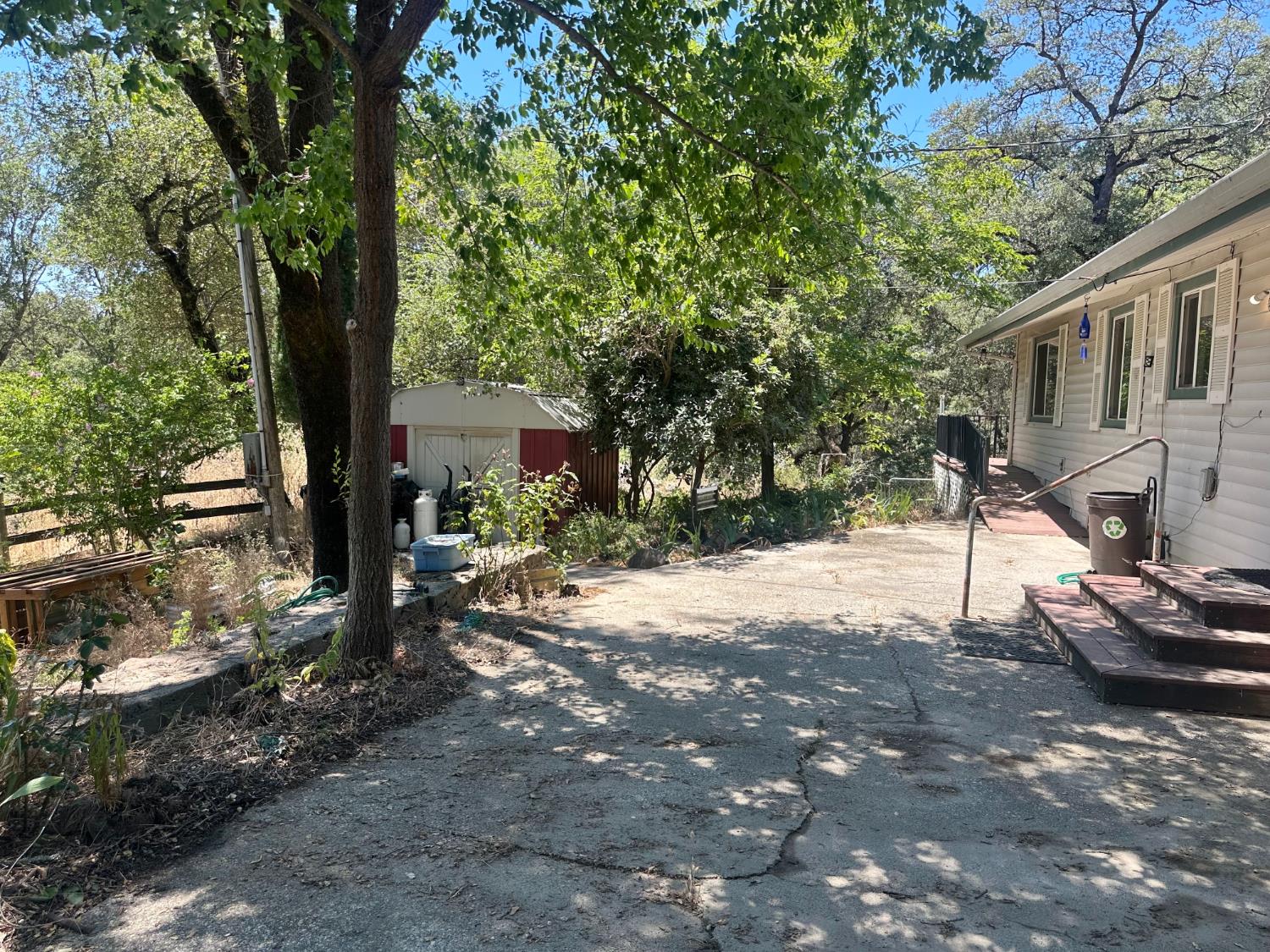 16216 Duggans Road Grass Valley, CA 95949 - Photo 2 of 33
