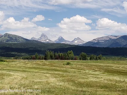 $550,000 | 1970 Snow Crest Ranch Drive, Driggs, ID 83422