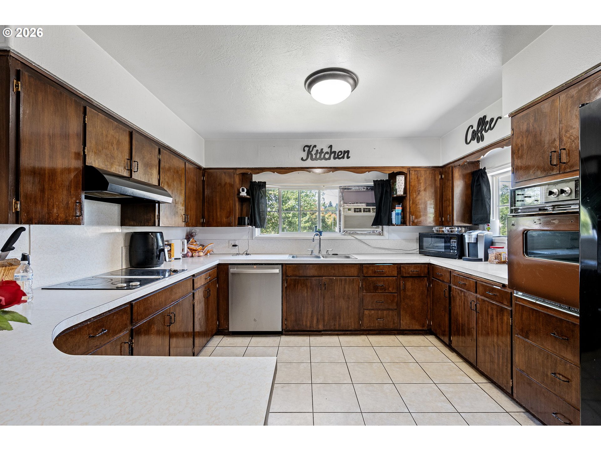 402 D Street Lowell, OR 97452 - Photo 13 of 32 Kitchen