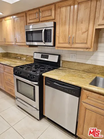 $4,750 | 15480 Antioch Street, Unit 103A, Pacific Palisades, CA 90272