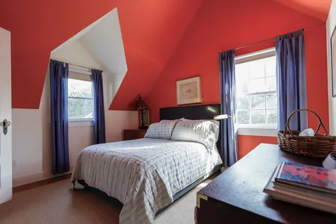 Undisclosed Address, Southampton, NY 11968