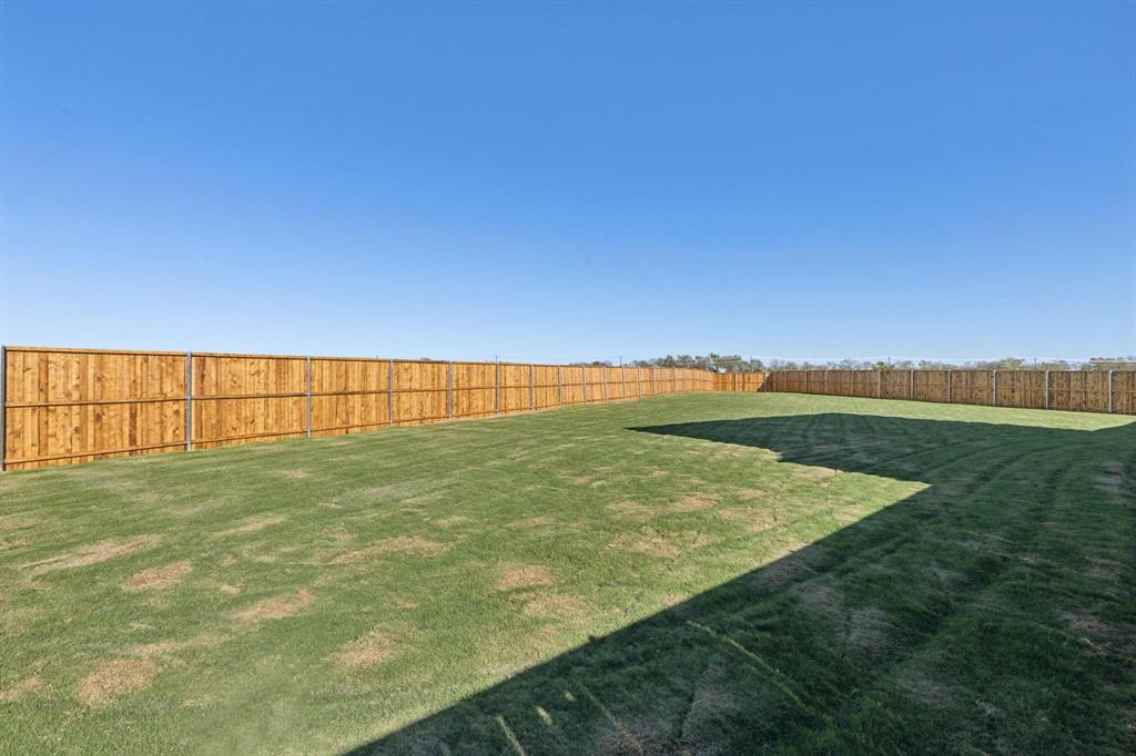1907 Rolling Rdg Drive Van Alstyne, TX 75495 - Photo 31 of 36 View of yard