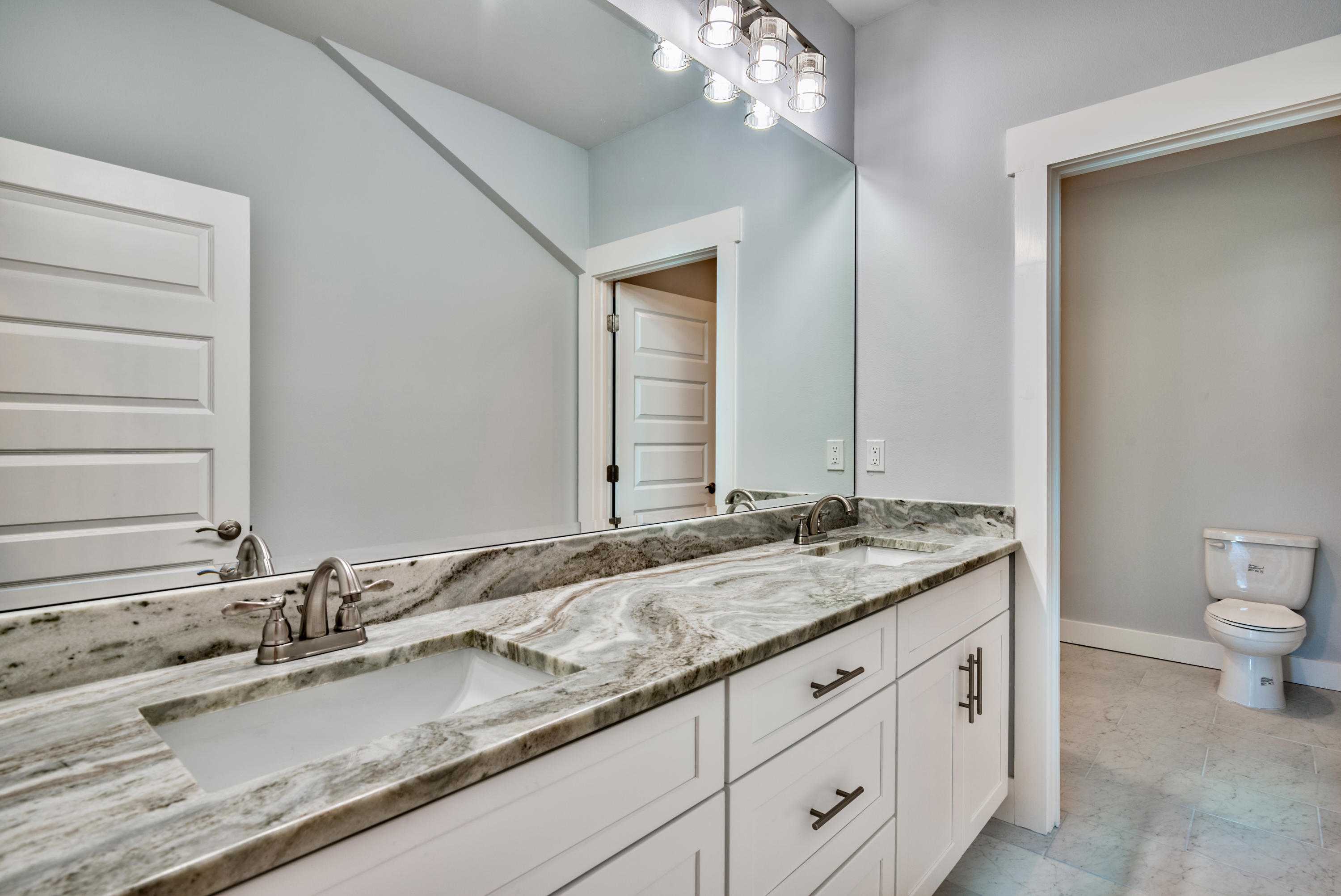 153 Marlberry Santa Rosa Beach, Unit TRACE Santa Rosa Beach, FL 32459 - Photo 19 of 28 Jack and Jill bath