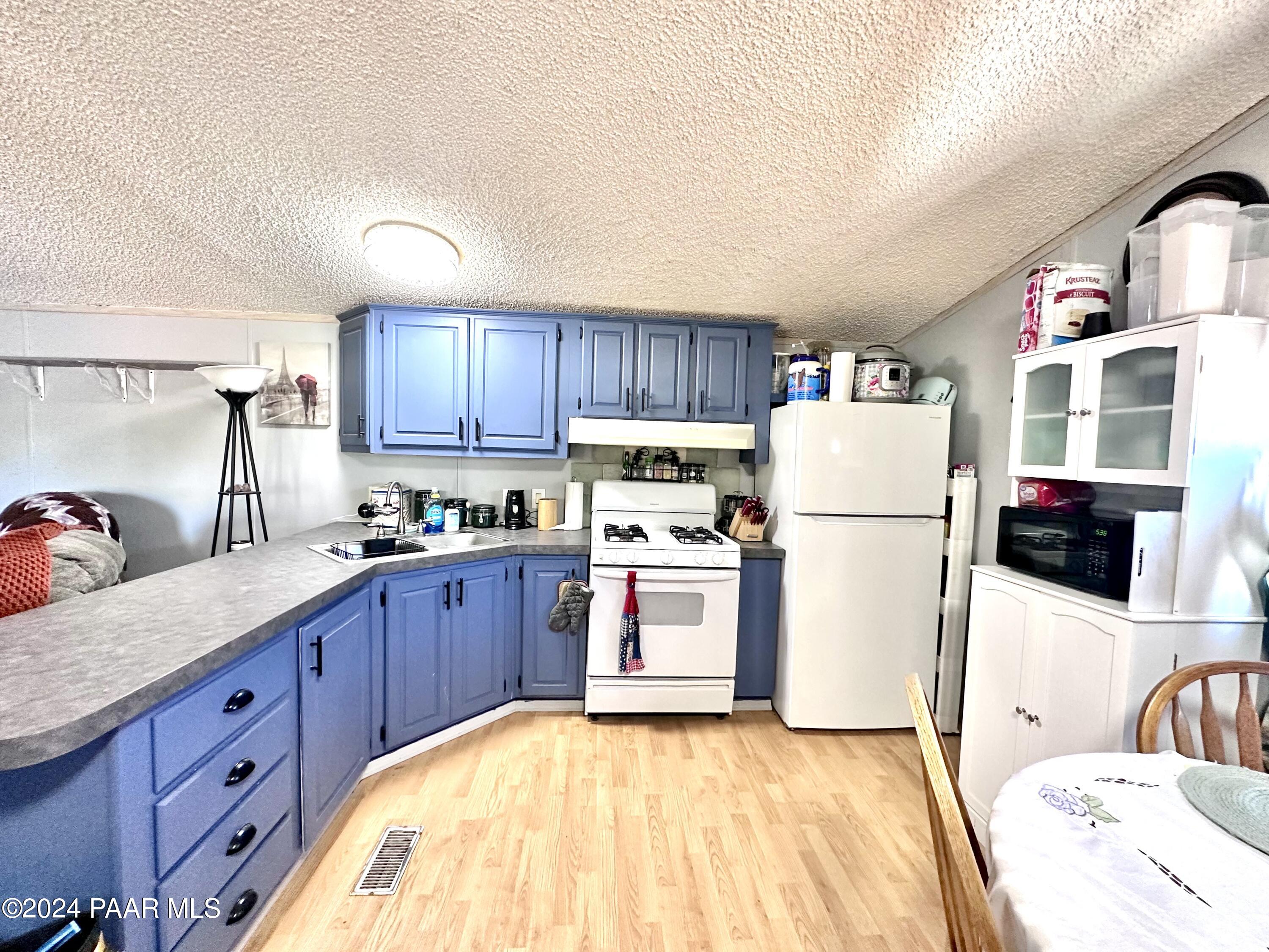 3854 Hillside Road Williams, AZ 86046 - Photo 6 of 36 IMG_3859