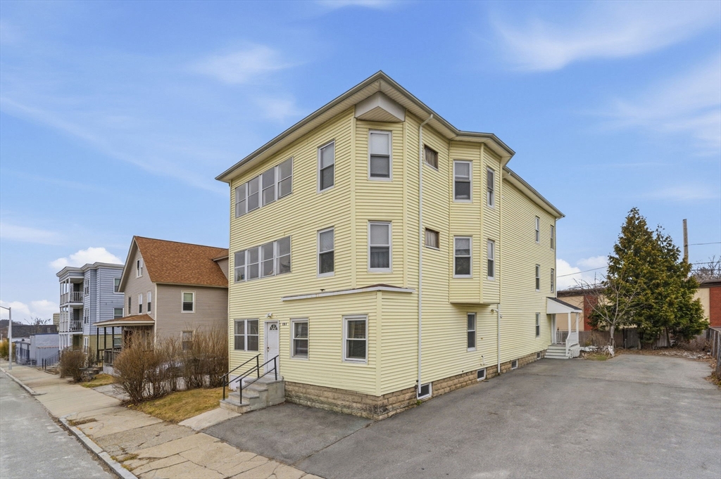 121 Winfield Street Worcester, MA 01602 - Photo 2 of 41