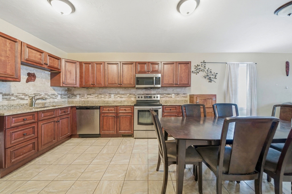 121 Winfield Street Worcester, MA 01602 - Photo 8 of 41