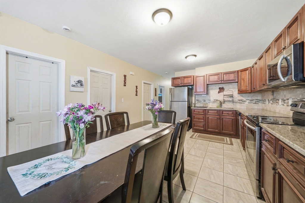 121 Winfield Street Worcester, MA 01602 - Photo 9 of 41