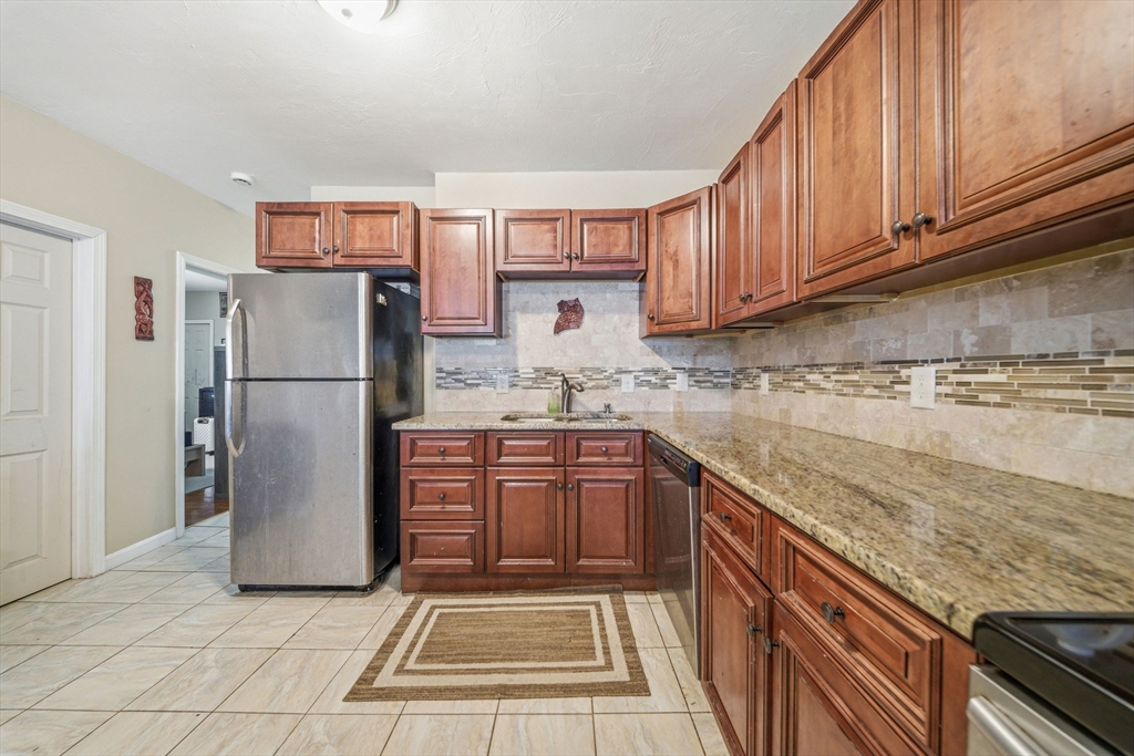 121 Winfield Street Worcester, MA 01602 - Photo 10 of 41