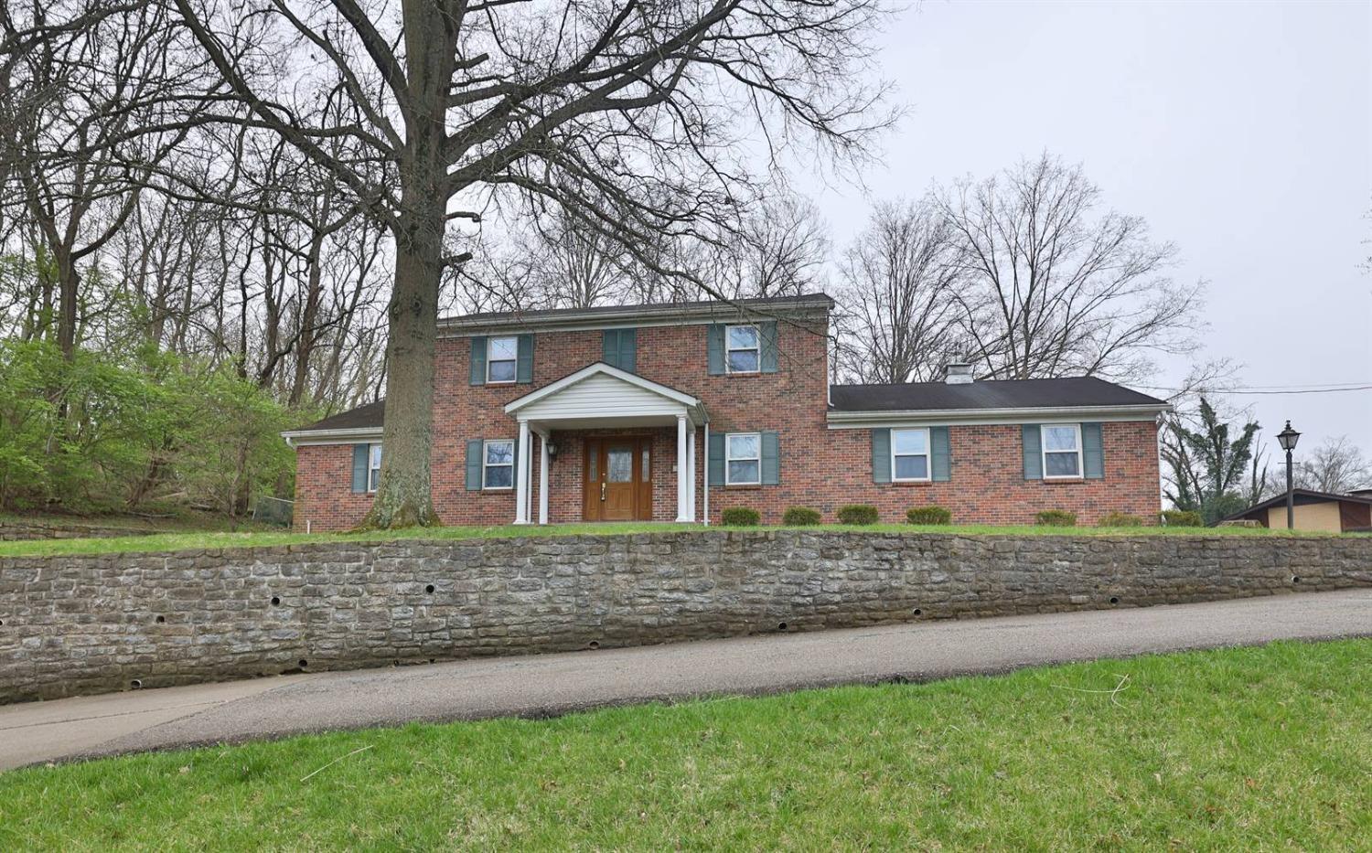 2512 Hunt Road Reading, OH 45236 - Photo 2 of 31