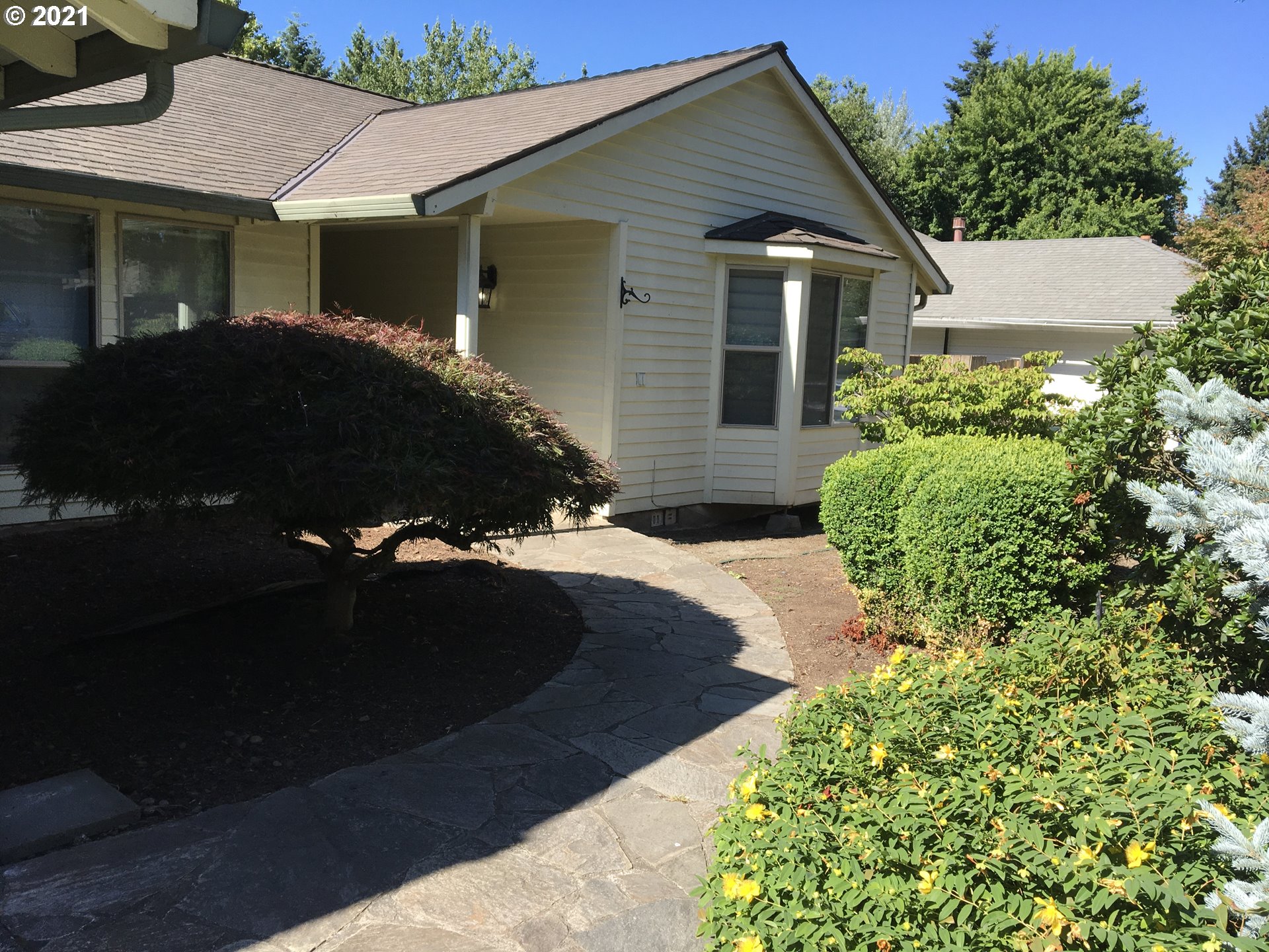 17656 Southwest Washington Drive Aloha, OR 97078 - Photo 2 of 27 Gallery Image 2