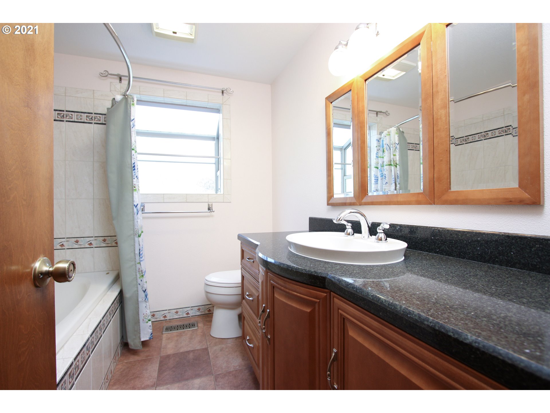 17656 Southwest Washington Drive Aloha, OR 97078 - Photo 16 of 27 Gallery Image 16