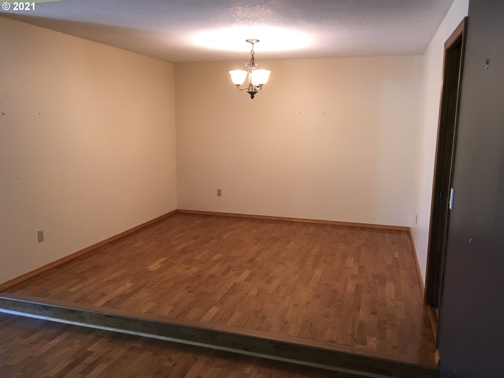 17656 Southwest Washington Drive Aloha, OR 97078 - Photo 4 of 27 Gallery Image 4